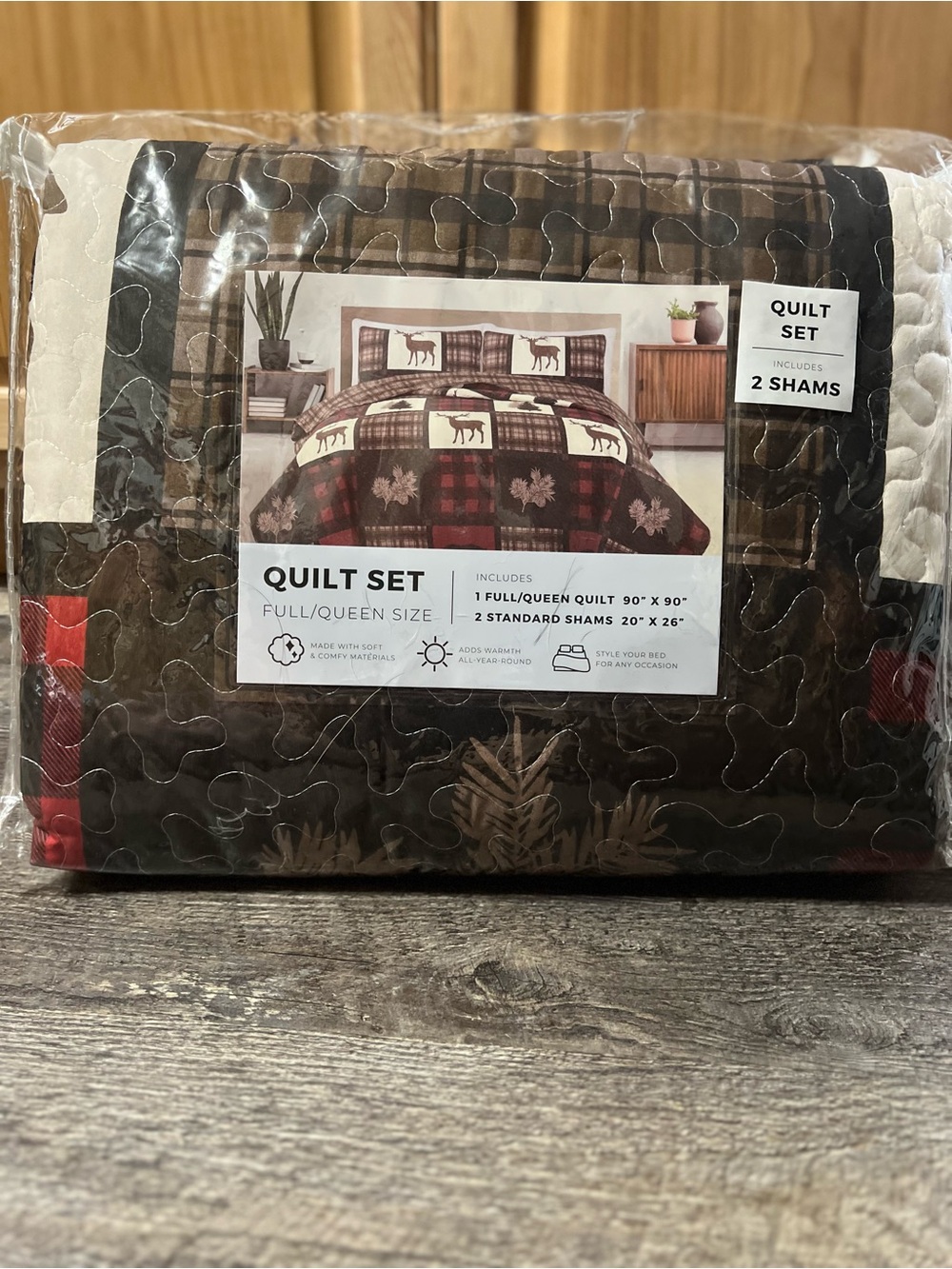 Quilt Set Full/Queen Size in Brown and Red - Includes 2 Shams